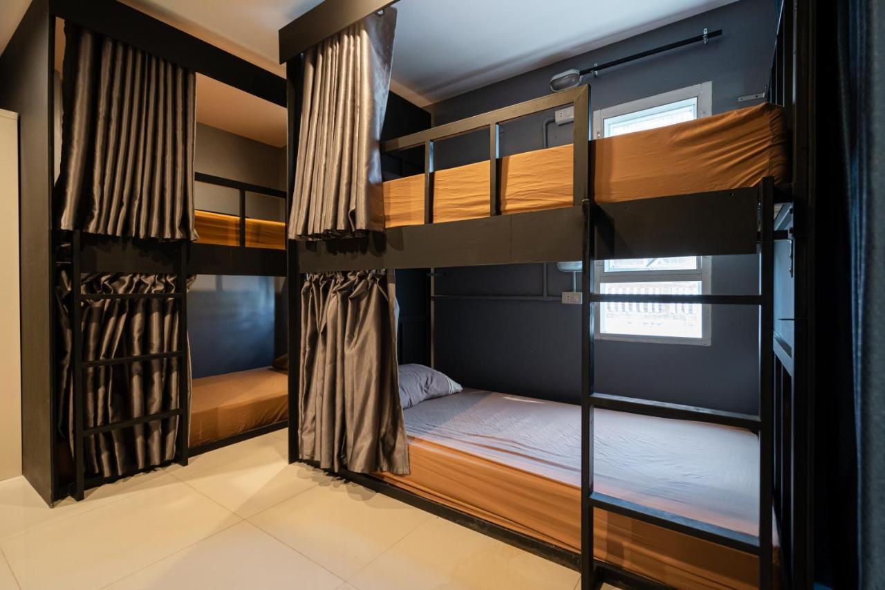 Black Pantera Hostel Patong Bagian luar foto