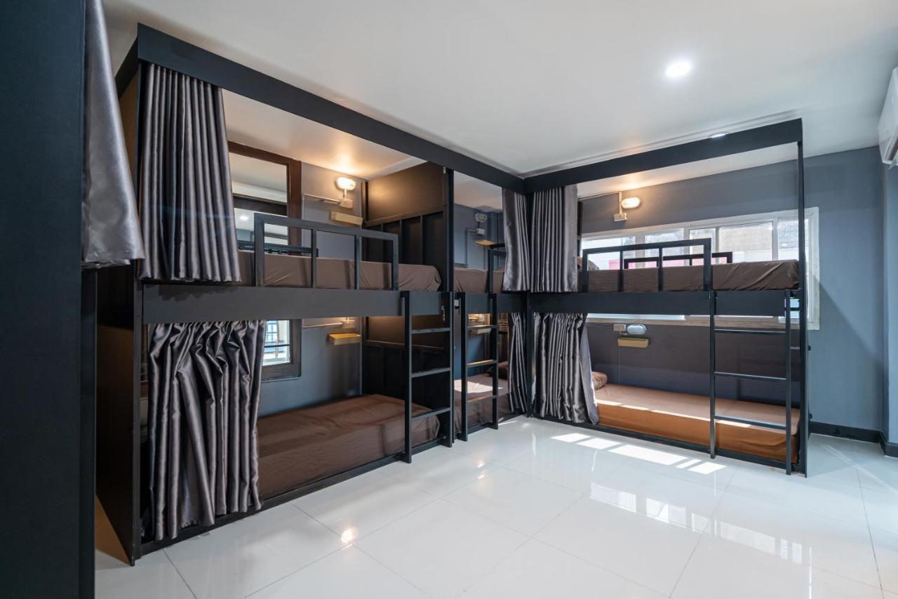 Black Pantera Hostel Patong Bagian luar foto