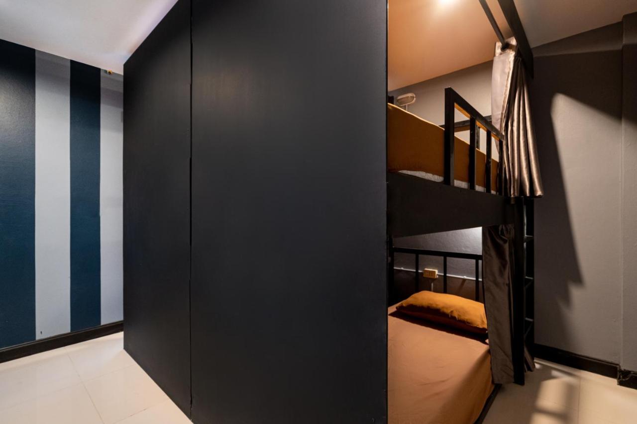 Black Pantera Hostel Patong Bagian luar foto